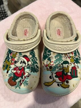 CROCS Holiday Mickey & Donald Cream Slip-On Clogs